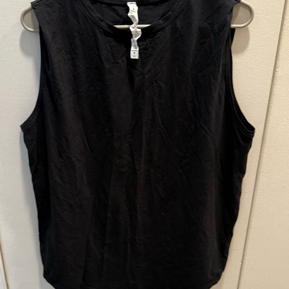 Lululemon Athletica Black Muscle Tank in Cotton. Size 12